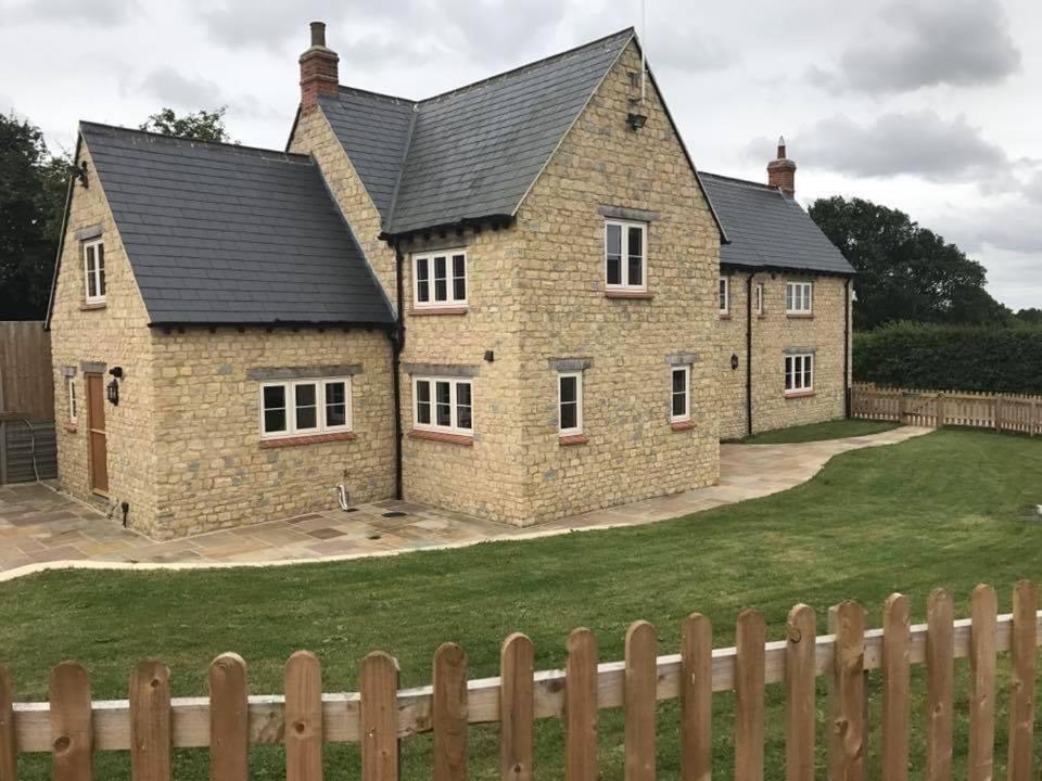 Ferienwohnung Denbrae Brackley  Exterior foto